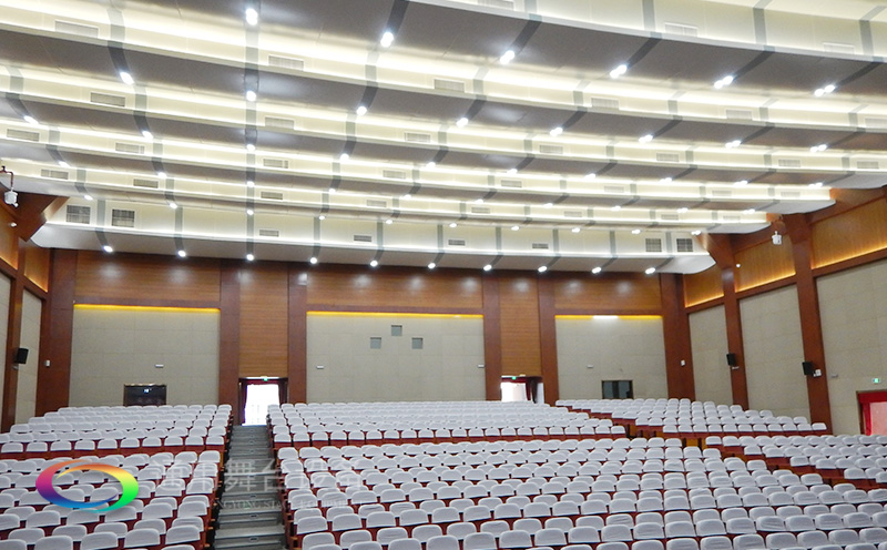 通用舞臺吊桿承接廣州市培英中學(xué),大屏幕顯示系統(tǒng)、音頻擴(kuò)聲系統(tǒng)、燈光系統(tǒng)、舞臺吊桿及機(jī)械等多系統(tǒng)相互協(xié)作