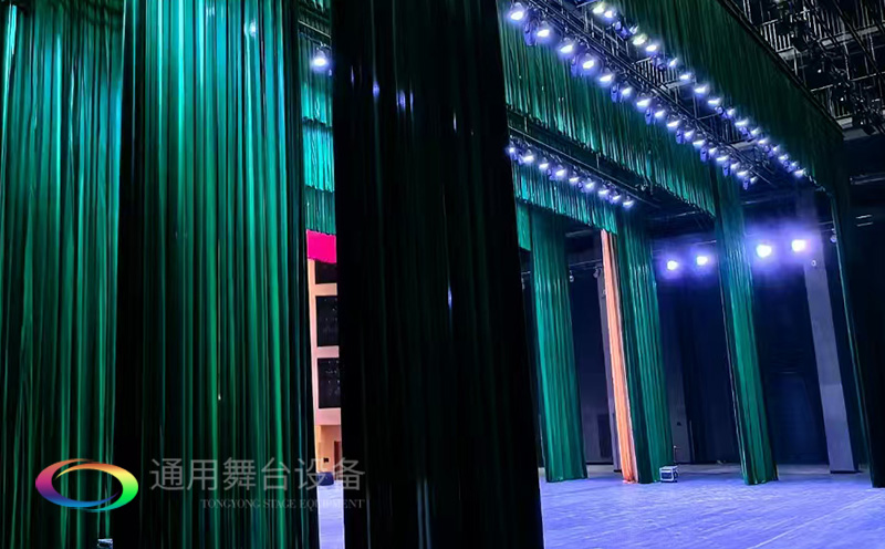 助力教育領域舞臺建設，推動校園文化發展！星海中學報告廳幕布、舞臺吊桿等建設項目