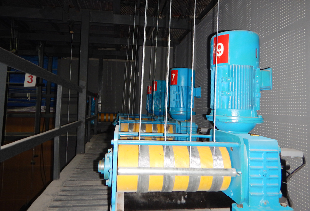 單層纏繞舞臺(tái)吊桿機(jī)